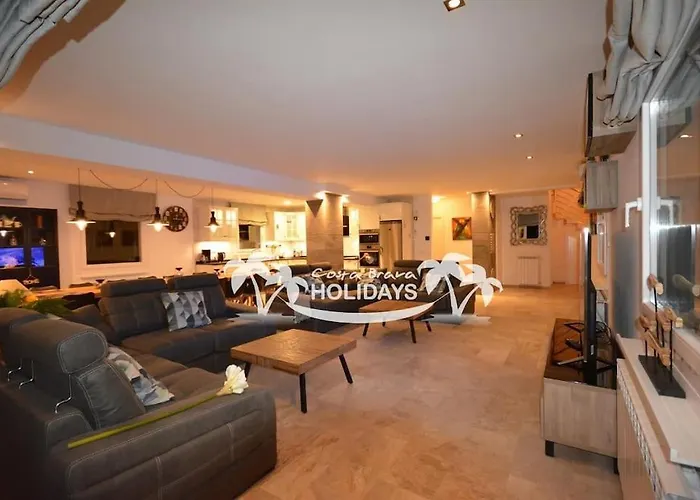 Costa Brava Holidays Mimosa Sea View And Luxe Lloret de Mar