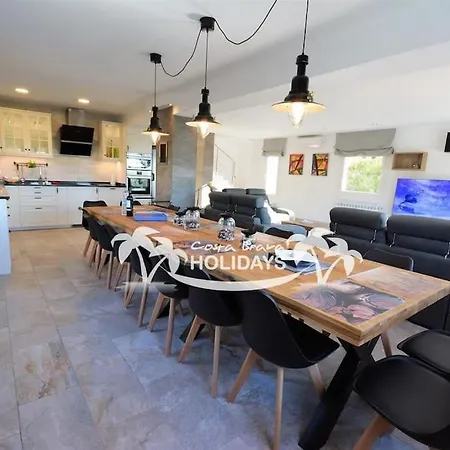 Вилла Costa Brava Holidays Mimosa Sea View And Luxe Льорет-де-Мар