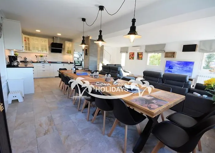 Вилла Costa Brava Holidays Mimosa Sea View And Luxe Льорет-де-Мар